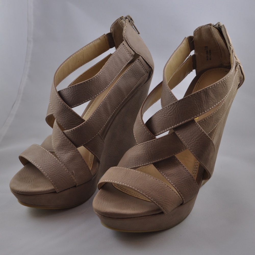 Chinese Laundry Wedges